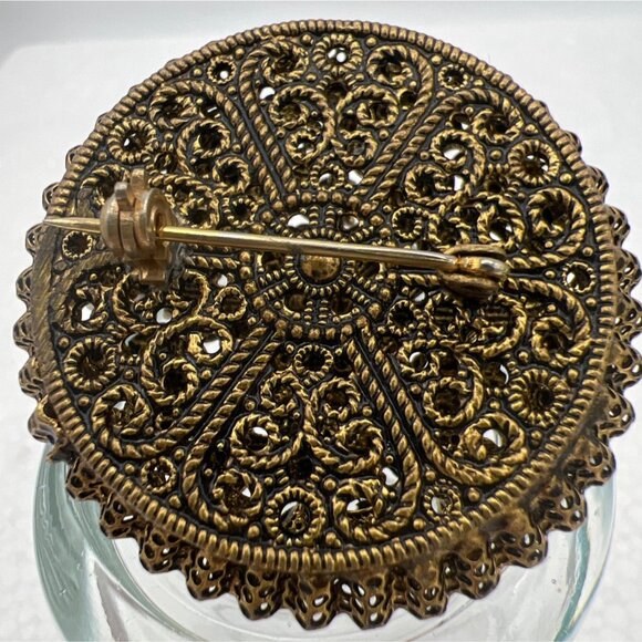 Vintage Red Brooch Pin Faceted Rhinestones & Faux Pearls Filigree Gold Tone READ - Picture 6 of 9